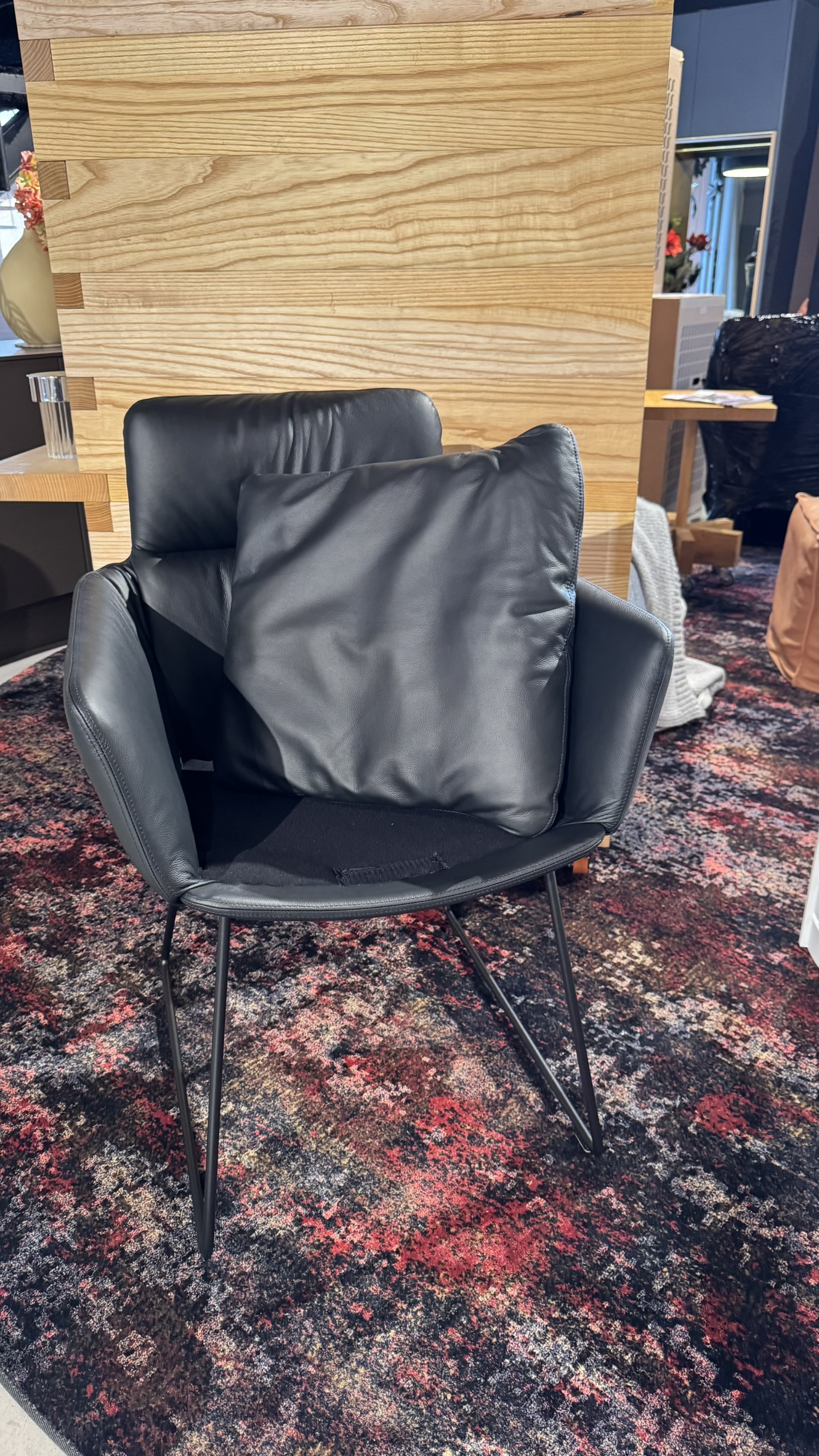 KFF Armlehnenstuhl Faye Leder Milano