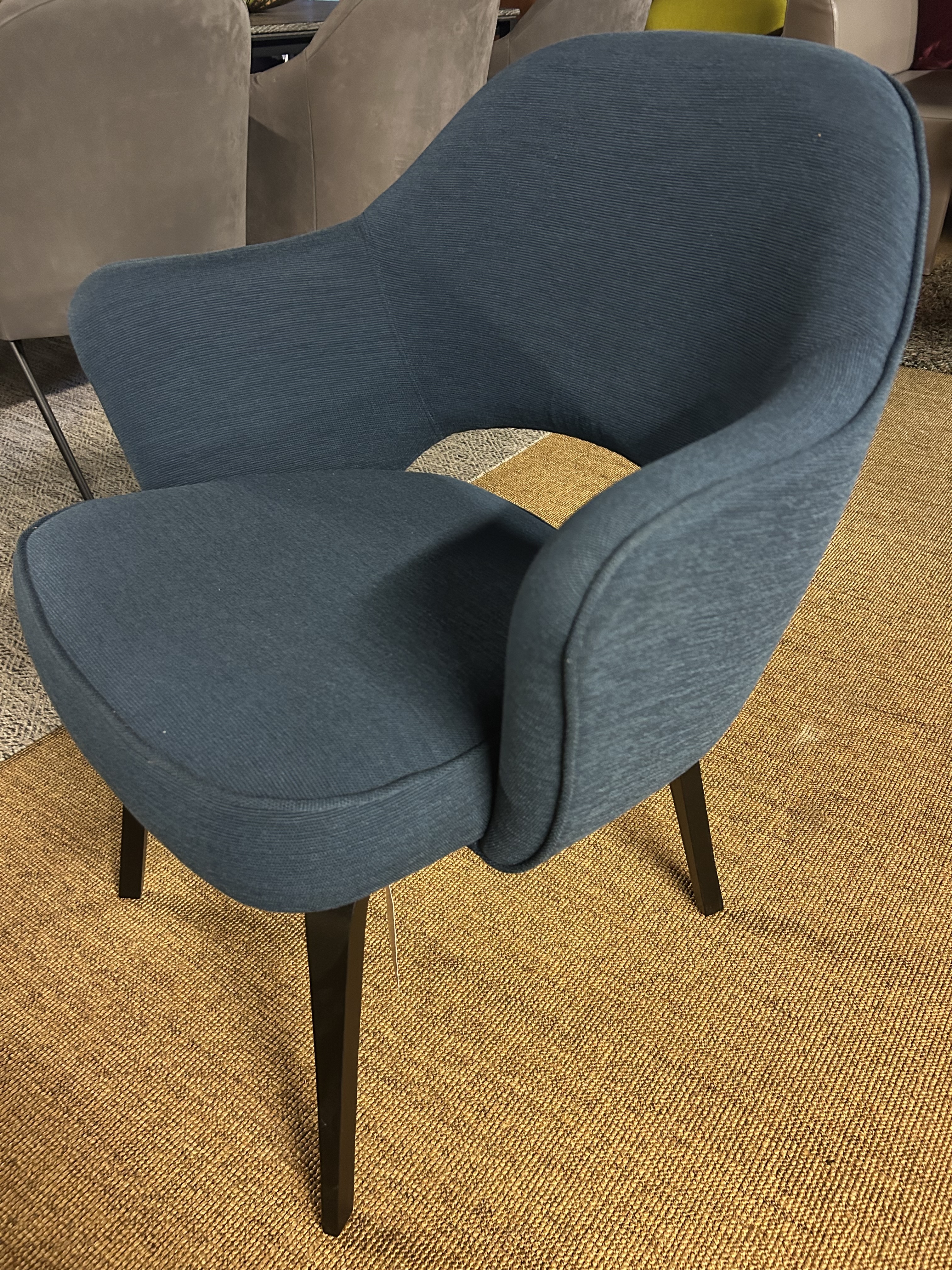 Knoll International Saarinen Stuhl