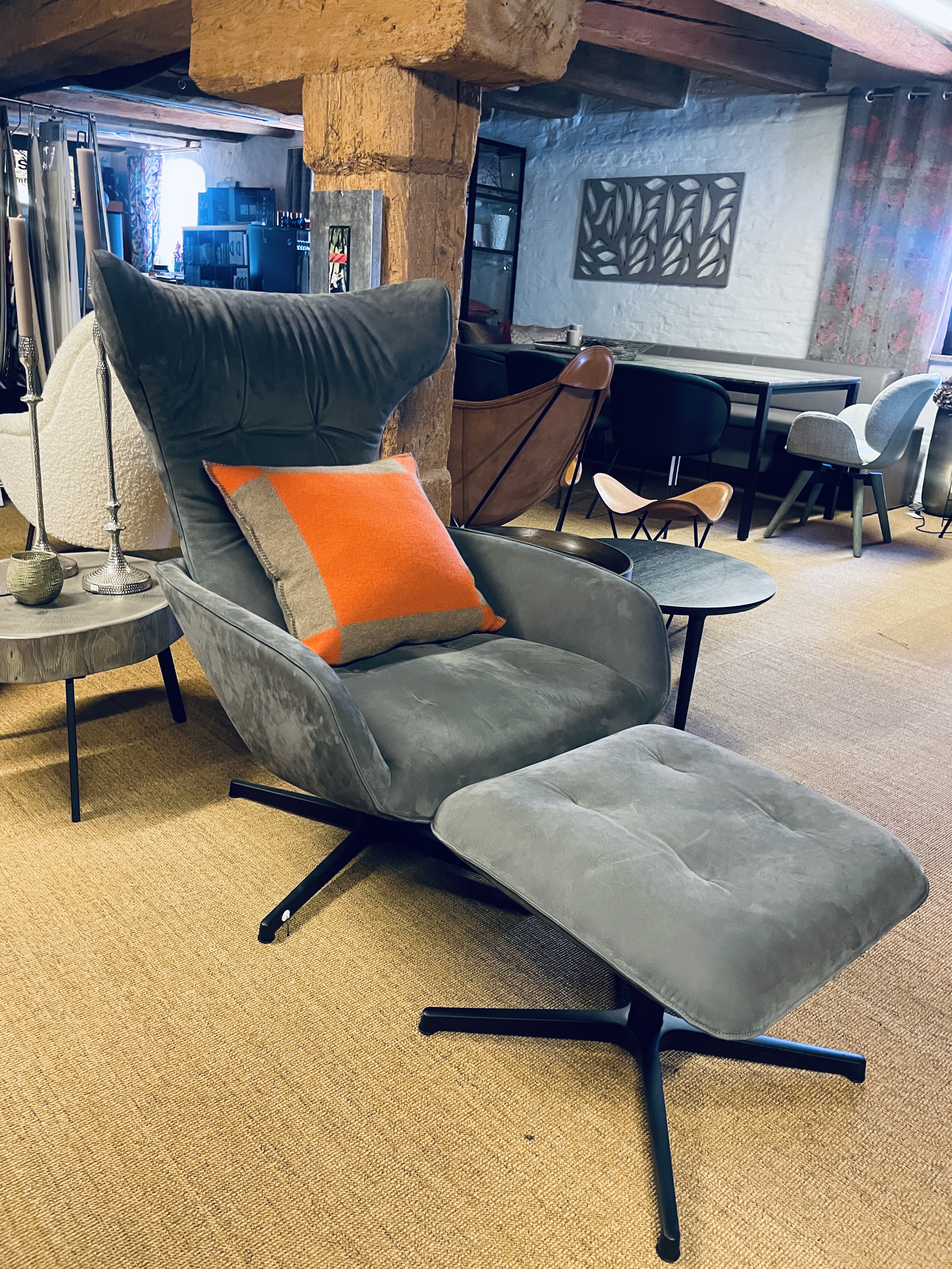 Walter Knoll Onsa Armchair inkl. Hocker in Velvet 1480 chia