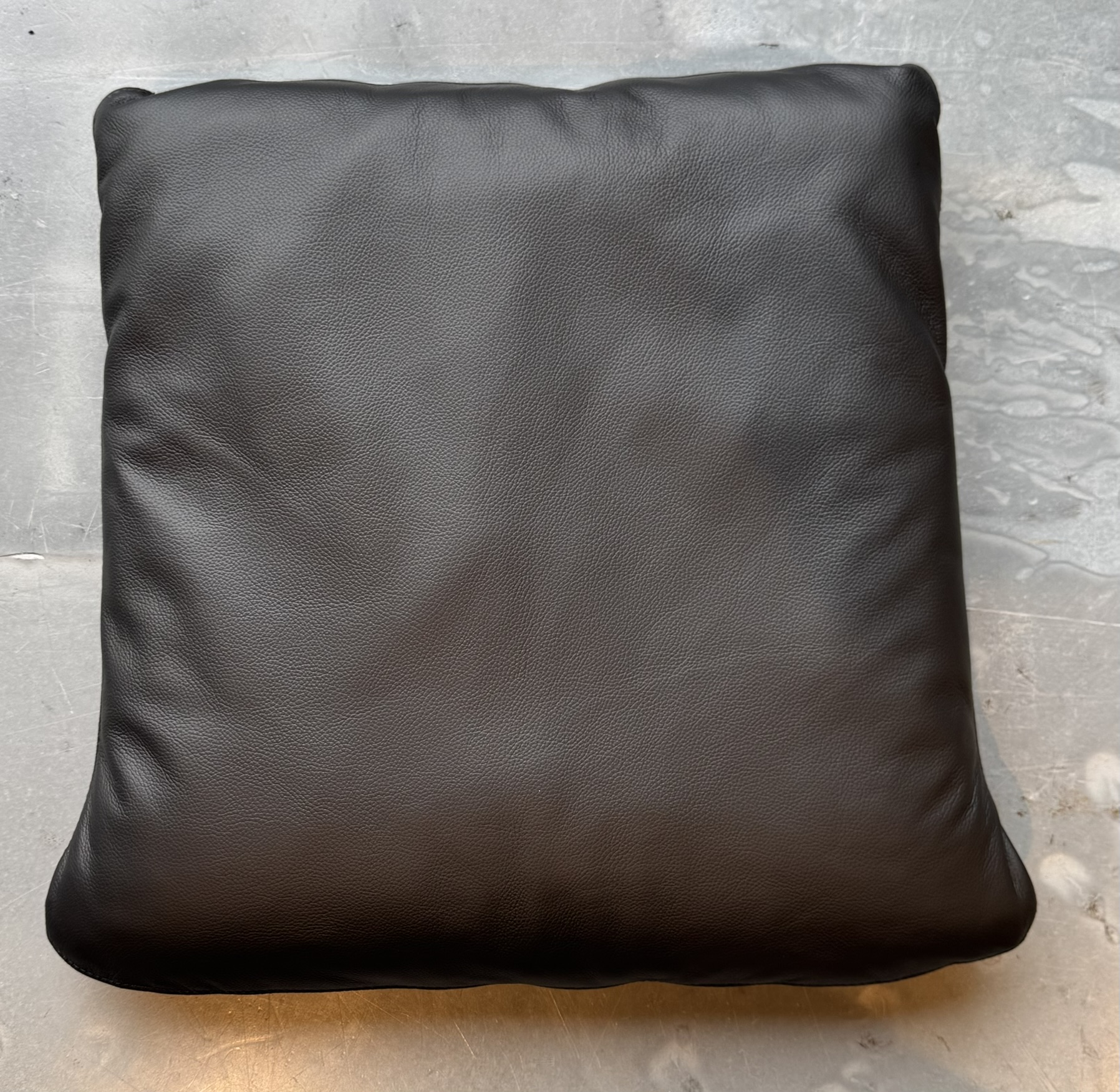 KFF Armlehnenstuhl Faye Leder Milano