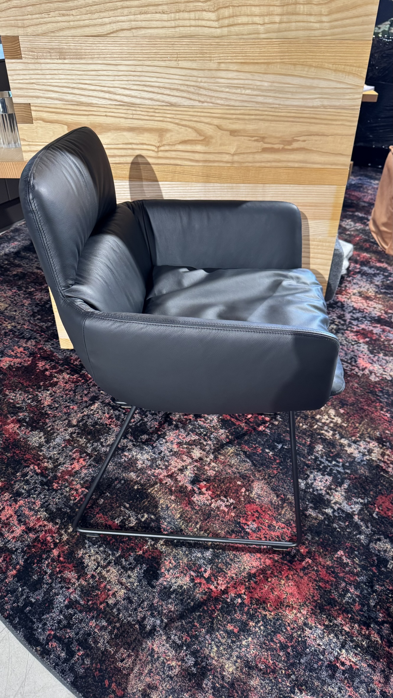 KFF Armlehnenstuhl Faye Leder Milano